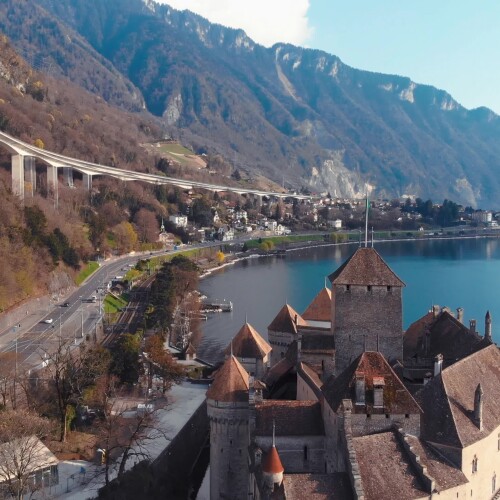 Swisss-E4C24568-CDF9-4D4C-AED4-015A75E3EFBF